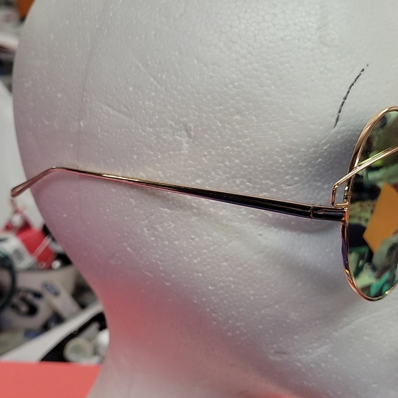 Gold Tone Wire Framed Sunglasses Retro Vintage - Picture 2 of 8